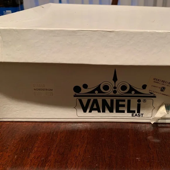 Vaneli East, 7 1/2 brown calf boots, side zipper - Picture 1 of 6